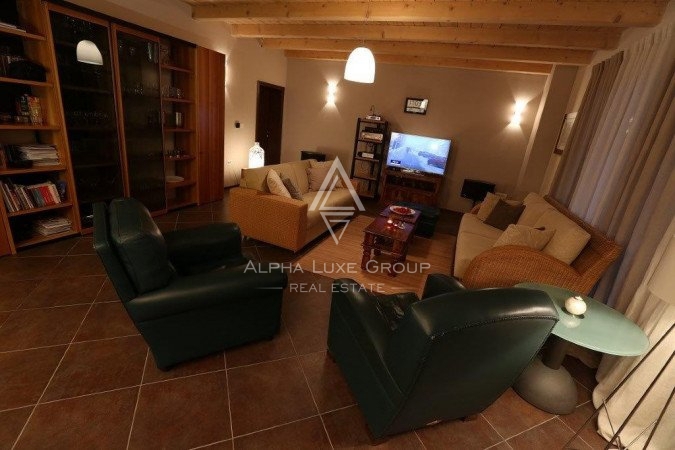 Istria, Svetvinčenat: Stupenda villa con ampio giardino