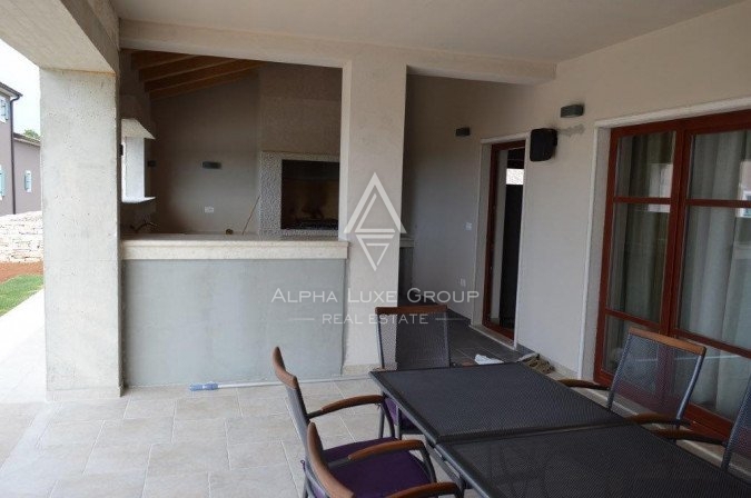 Istria, Svetvinčenat: Stupenda villa con ampio giardino