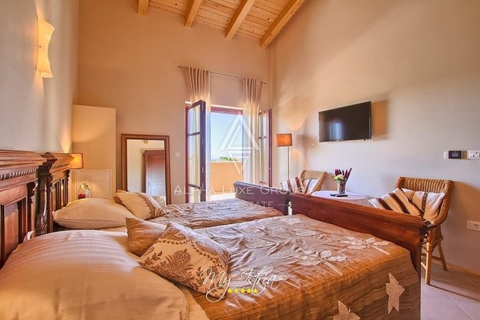 Istria, Svetvinčenat: Stupenda villa con ampio giardino