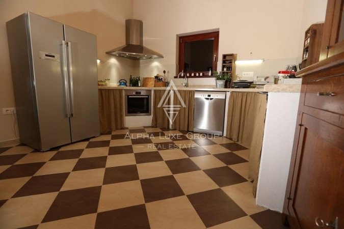 Istria, Svetvinčenat: Stupenda villa con ampio giardino