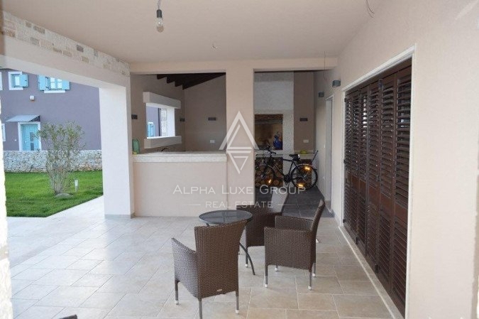 Istria, Svetvinčenat: Stupenda villa con ampio giardino