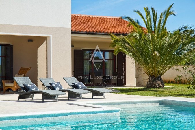 Istria, Svetvinčenat: Stupenda villa con ampio giardino