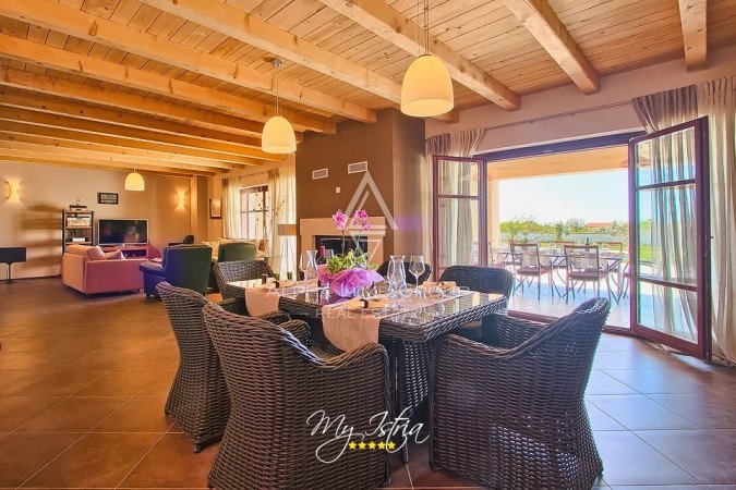 Istria, Svetvinčenat: Stupenda villa con ampio giardino