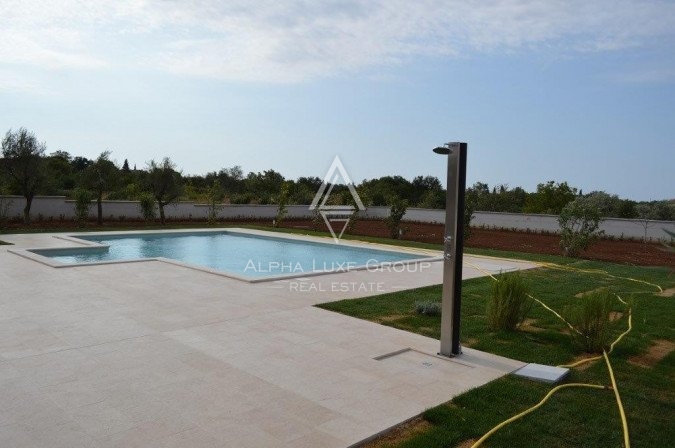 Istria, Svetvinčenat: Stupenda villa con ampio giardino