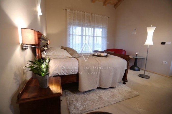 Istria, Svetvinčenat: Stupenda villa con ampio giardino