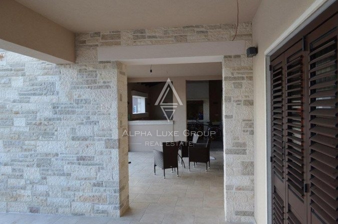 Istria, Svetvinčenat: Stupenda villa con ampio giardino