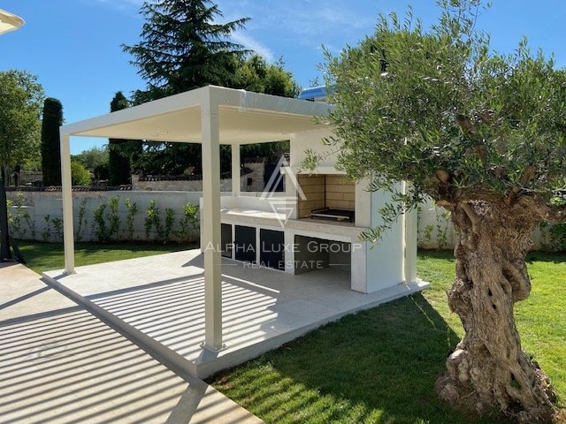 Bella villa con piscina in un ampio giardino, Parenzo, ISTRIA