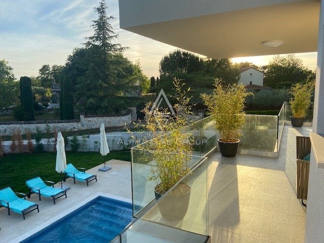 Bella villa con piscina in un ampio giardino, Parenzo, ISTRIA