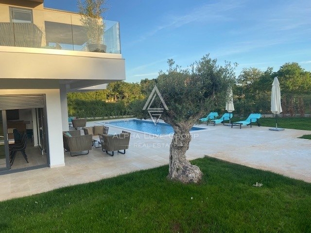 Bella villa con piscina in un ampio giardino, Parenzo, ISTRIA