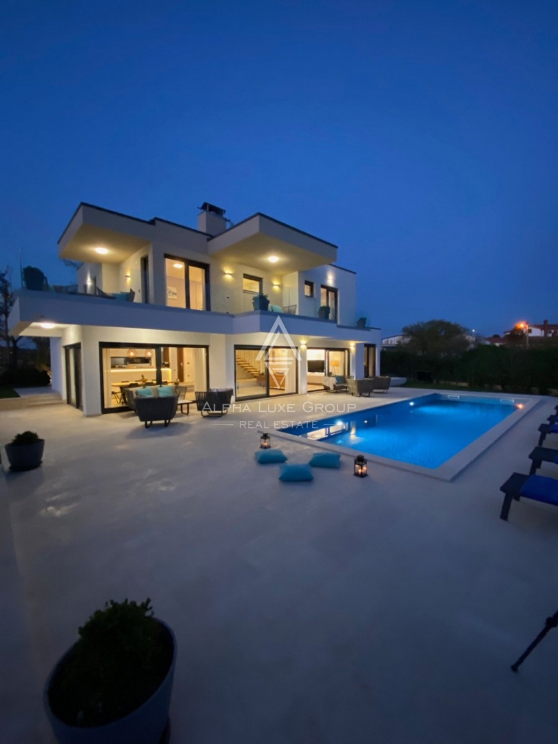 Bella villa con piscina in un ampio giardino, Parenzo, ISTRIA