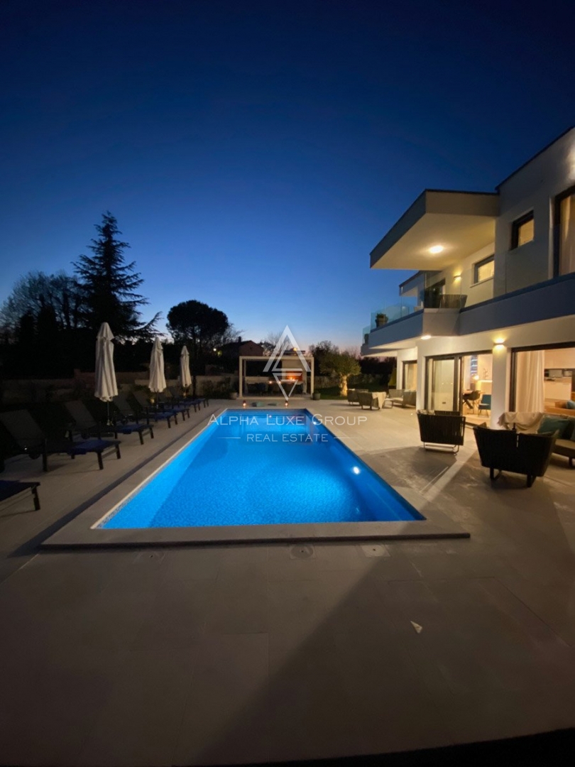 Bella villa con piscina in un ampio giardino, Parenzo, ISTRIA