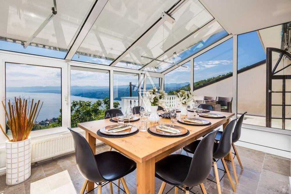 Bella villa con piscina e vista fantastica, Opatija