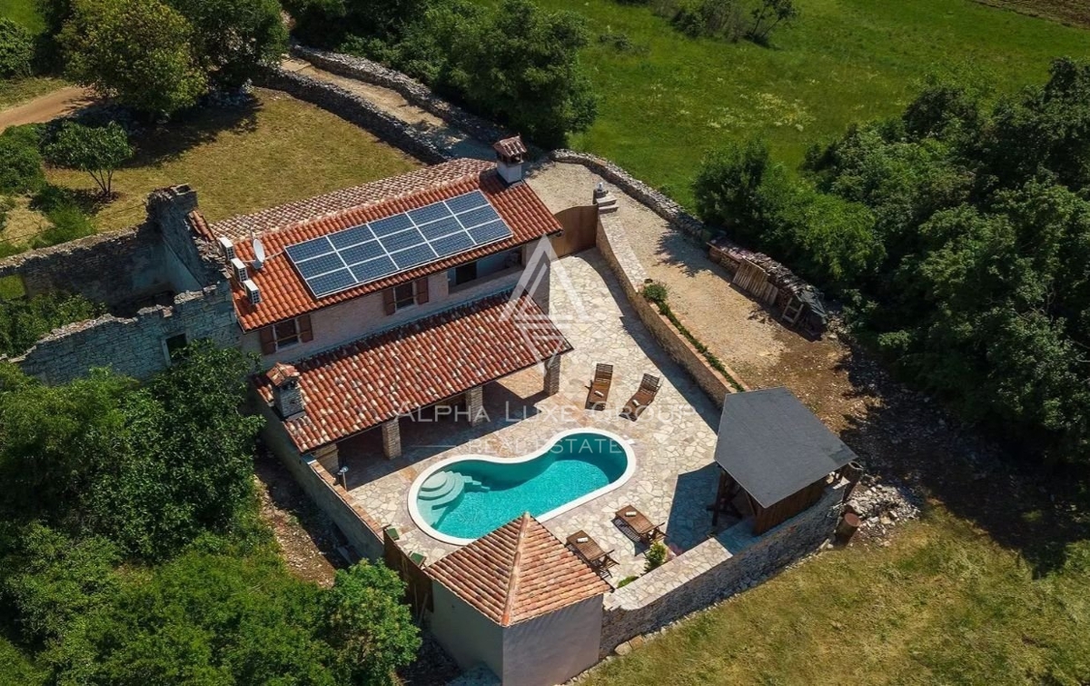 Tradizionale casa in pietra con piscina, Istria, Barban