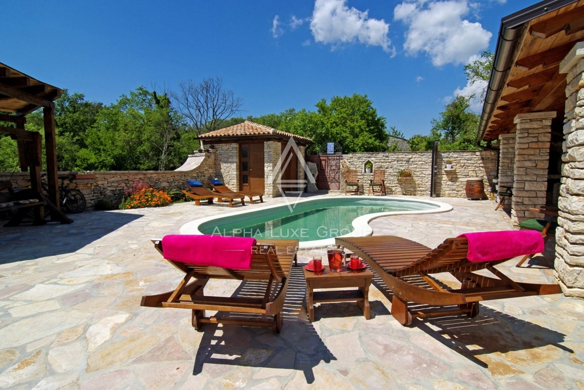 Tradizionale casa in pietra con piscina, Istria, Barban