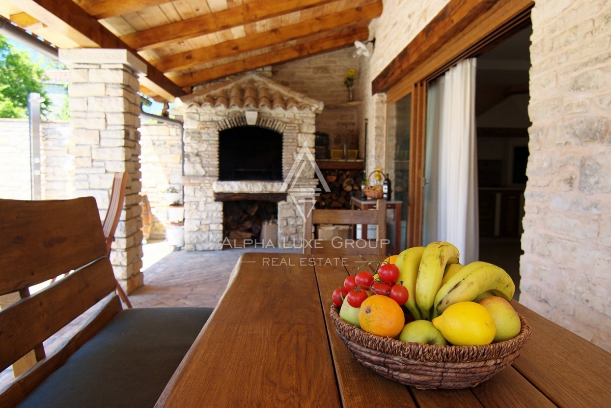 Tradizionale casa in pietra con piscina, Istria, Barban