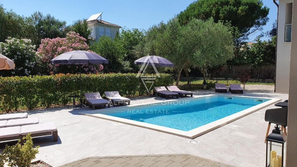 Palazzina con piscina, Istria, Medolino