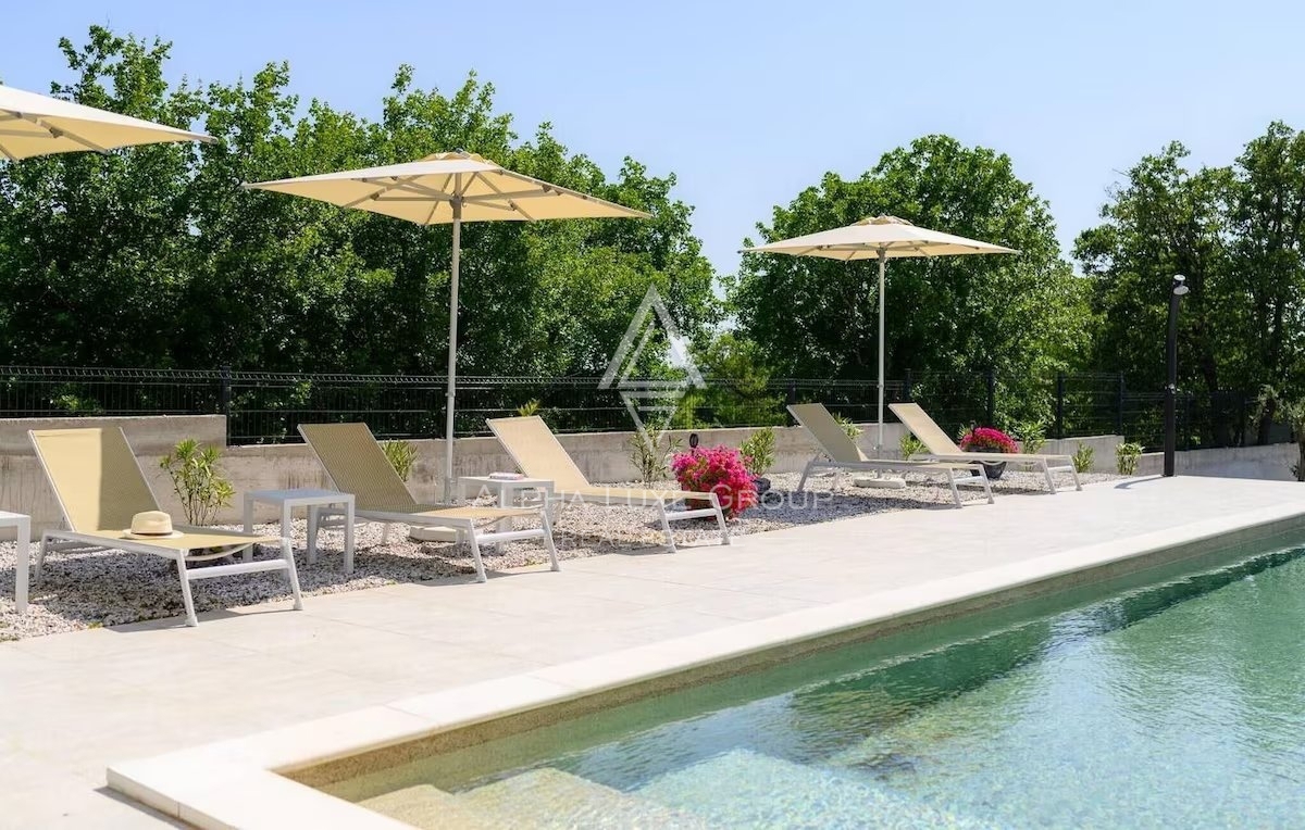Labin: Nuova villa di lusso con piscina in vendita