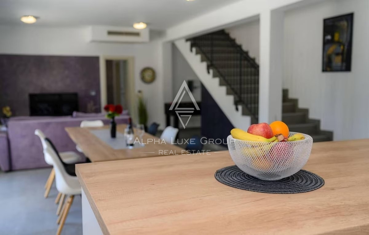 Labin: Nuova villa di lusso con piscina in vendita