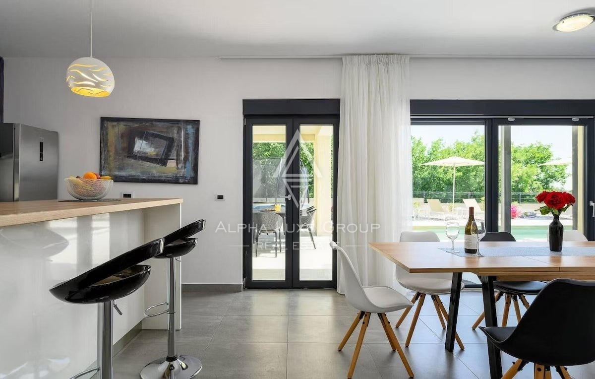 Labin: Nuova villa di lusso con piscina in vendita