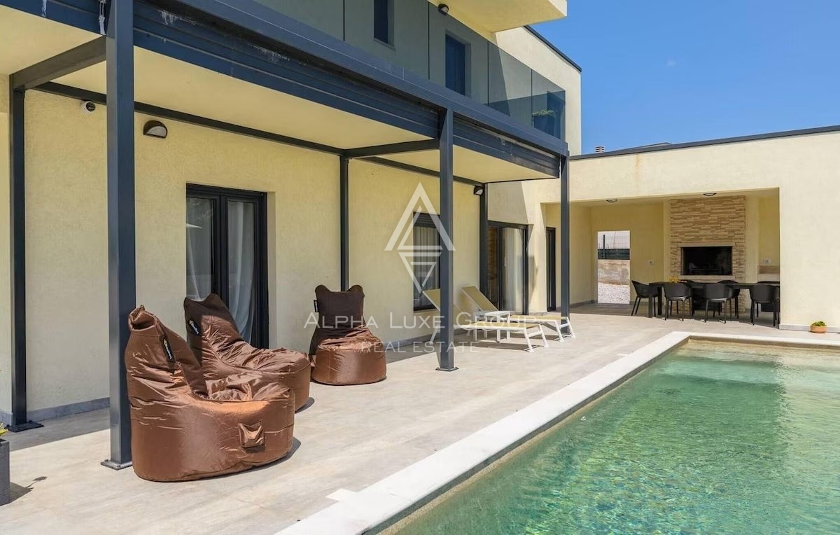 Labin: Nuova villa di lusso con piscina in vendita