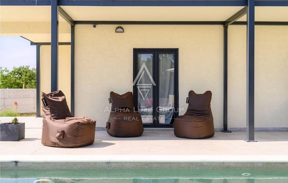 Labin: Nuova villa di lusso con piscina in vendita