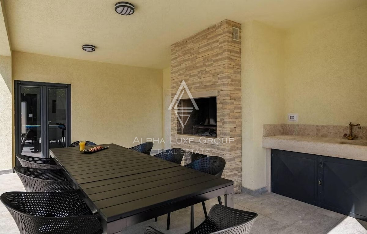 Labin: Nuova villa di lusso con piscina in vendita