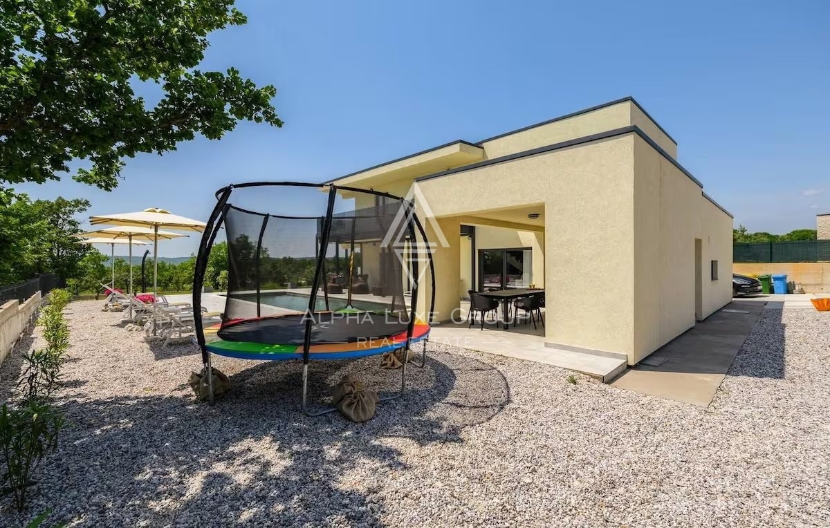 Labin: Nuova villa di lusso con piscina in vendita