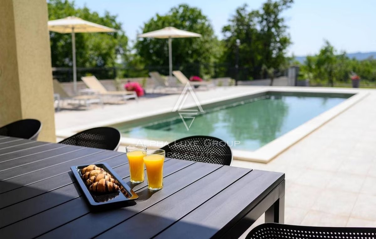 Labin: Nuova villa di lusso con piscina in vendita