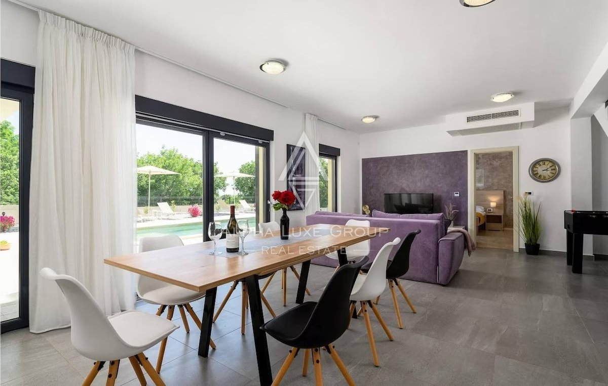 Labin: Nuova villa di lusso con piscina in vendita