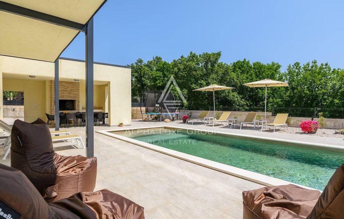 Labin: Nuova villa di lusso con piscina in vendita