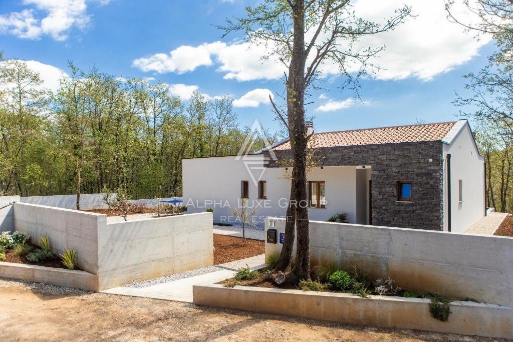 Bella casa al piano terra con piscina, Istria, Žmin