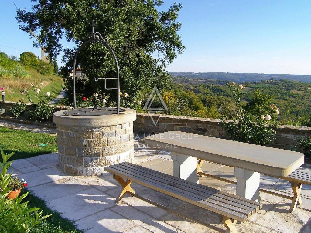 Grande villa con incantevole vista panoramica, ISTRIA, Buie