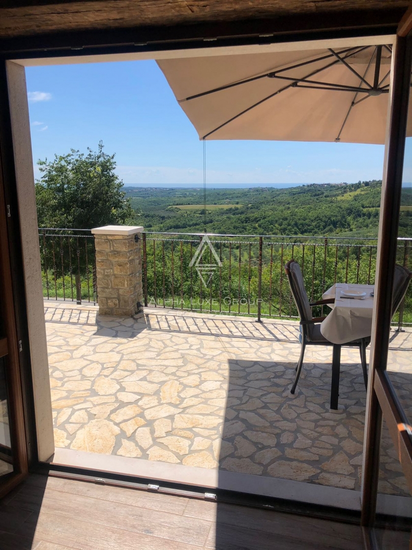 Buje, Istria – Casa in pietra ristrutturata con vista aperta