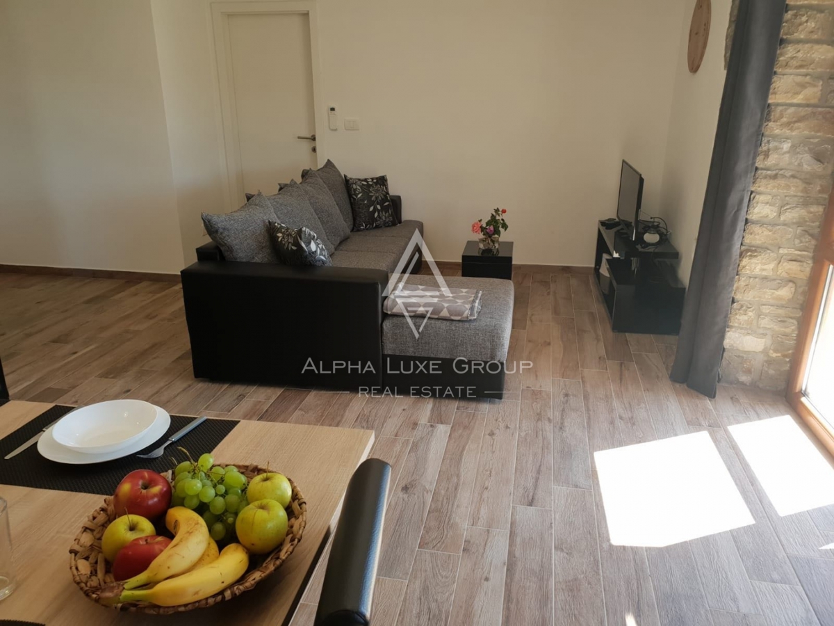 Buje, Istria – Casa in pietra ristrutturata con vista aperta