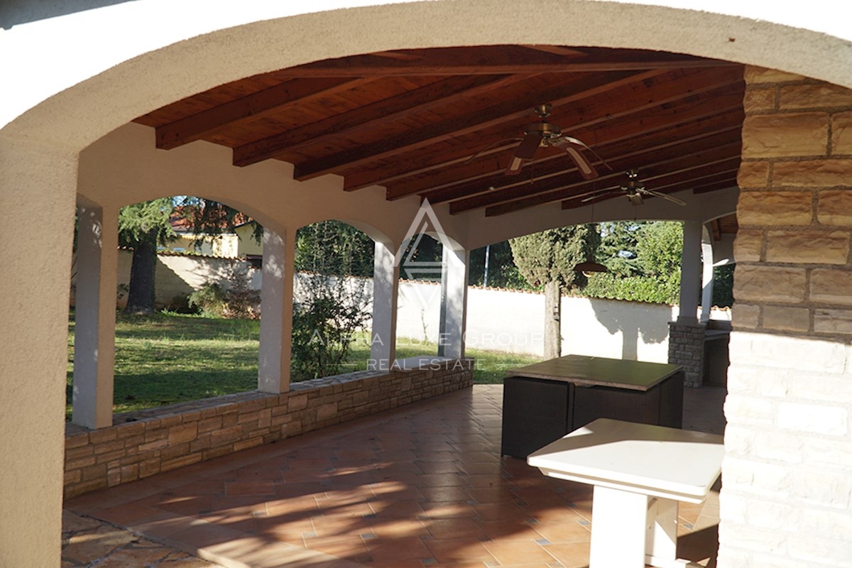 Novigrad, Istria : Casa costiera vicino al mare