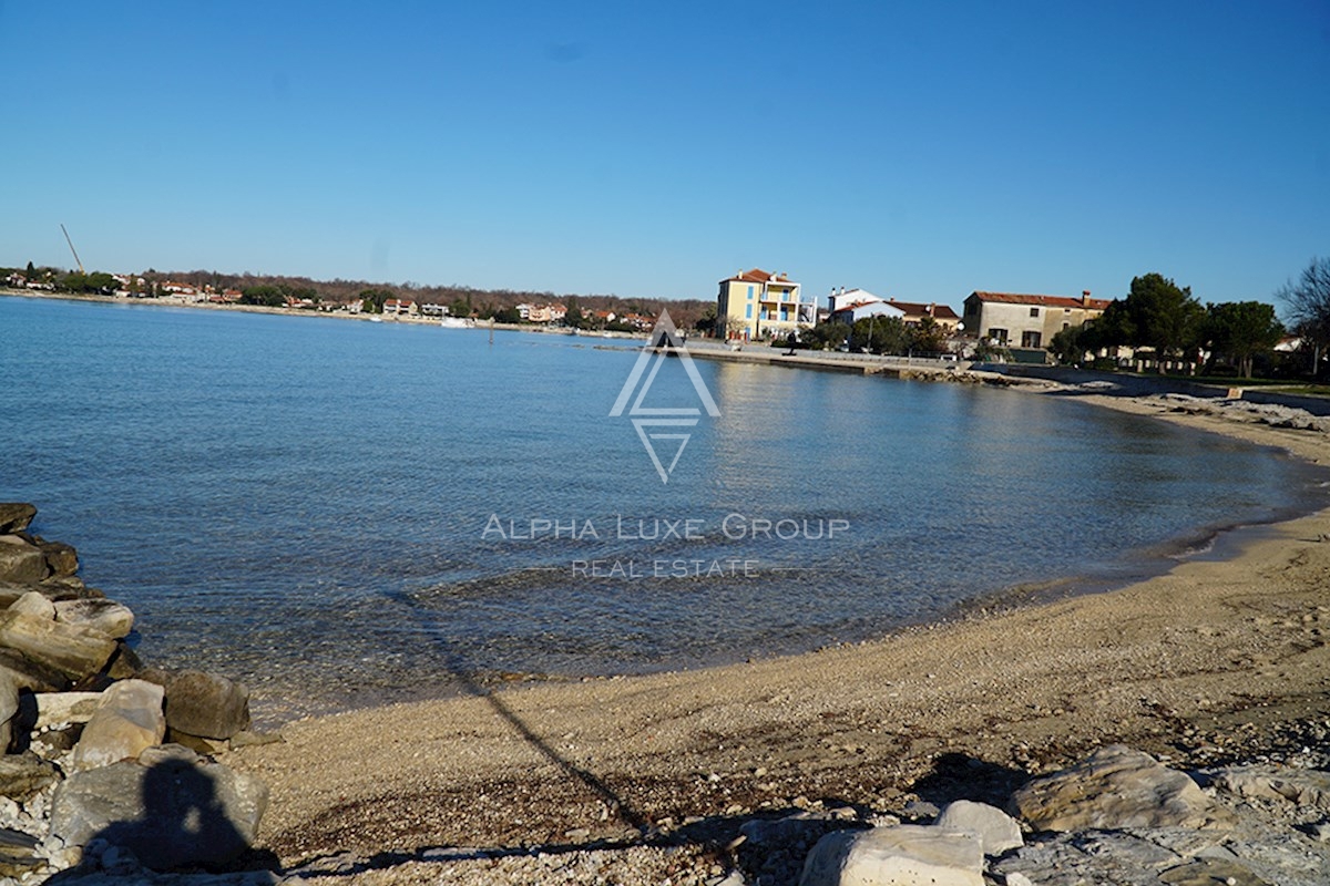 Novigrad, Istria : Casa costiera vicino al mare