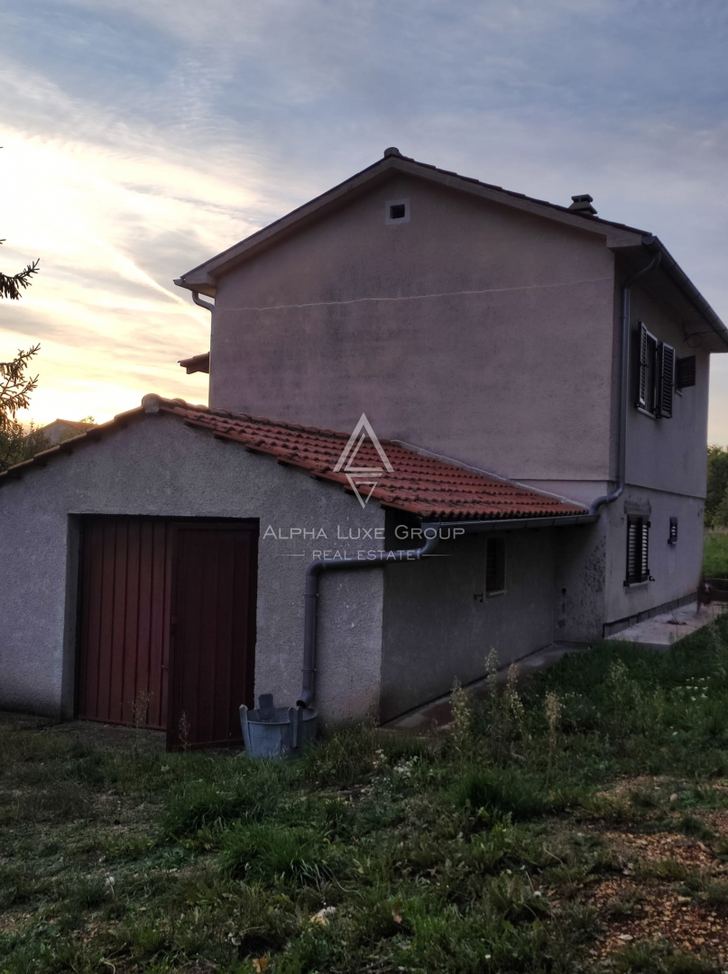 Tinjan, Istria: Casa con giardino e garage