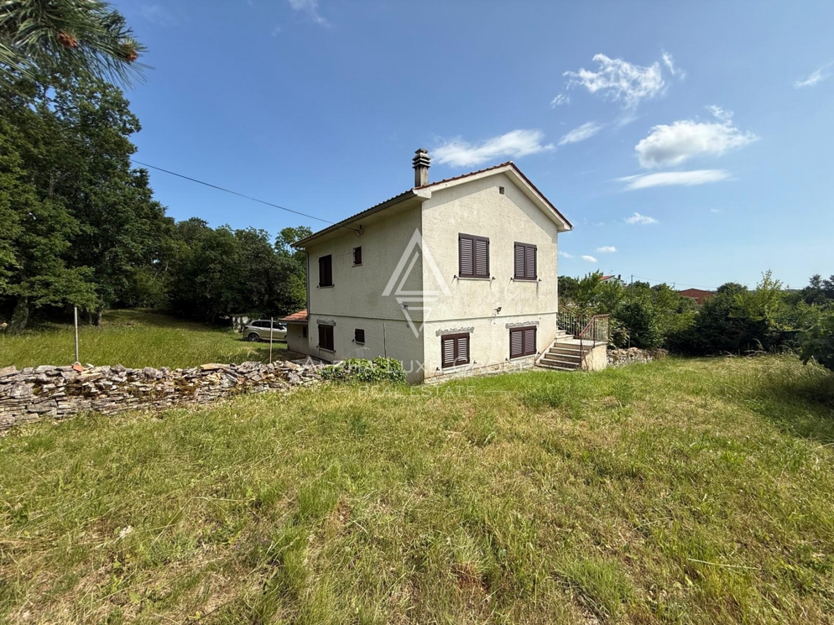 Tinjan, Istria: Casa con giardino e garage
