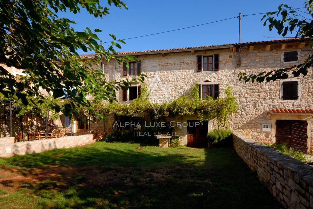 Frata, Istria: Casa in pietra ristrutturata con giardino