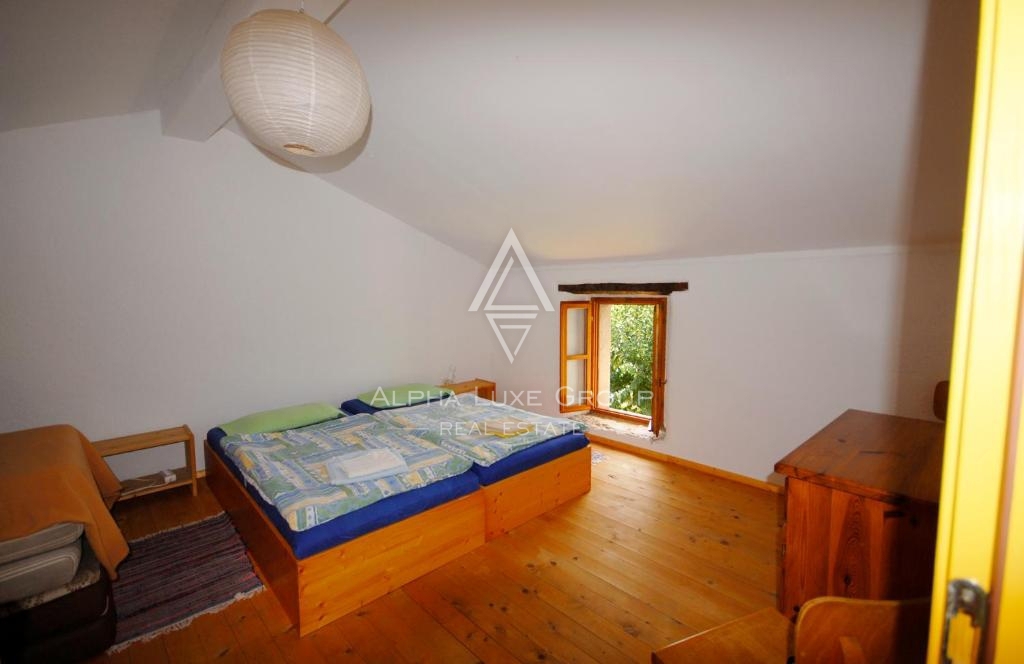 Frata, Istria: Casa in pietra ristrutturata con giardino