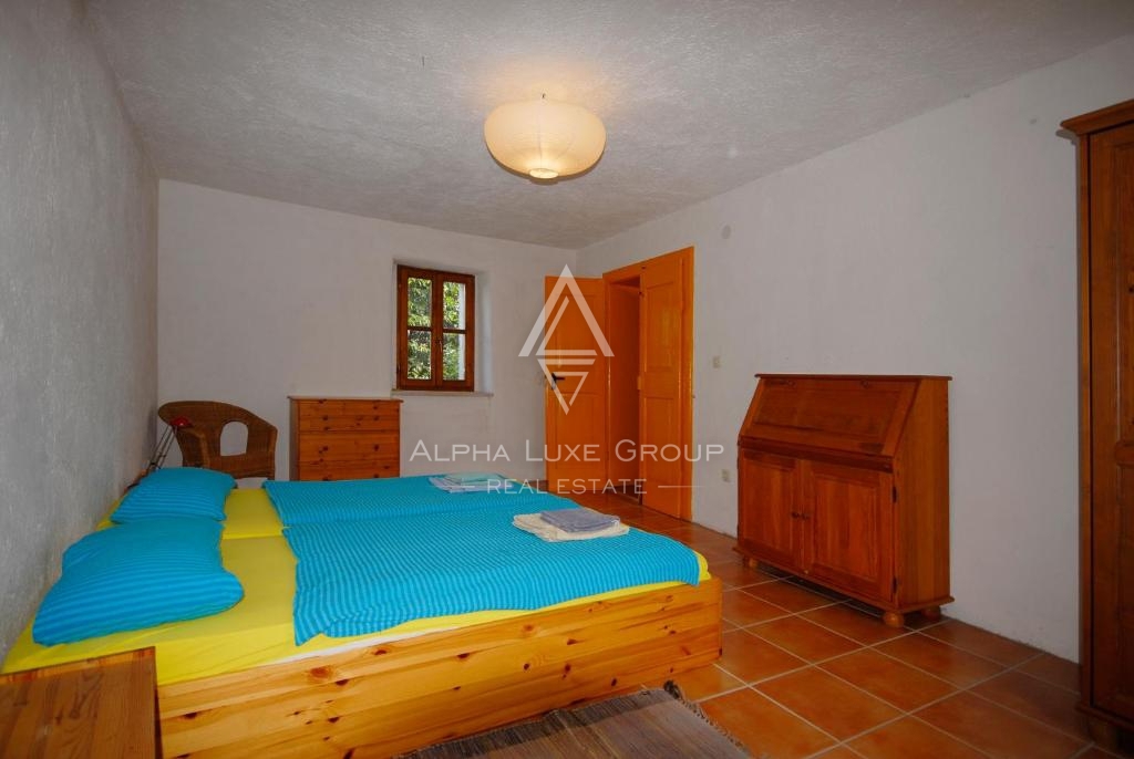 Frata, Istria: Casa in pietra ristrutturata con giardino