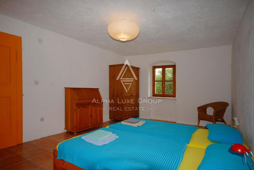 Frata, Istria: Casa in pietra ristrutturata con giardino