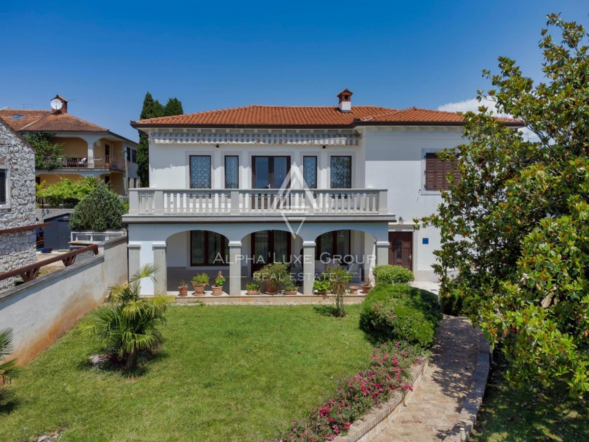 Istria, Umago – Elegante casa con vista mare vicino mare