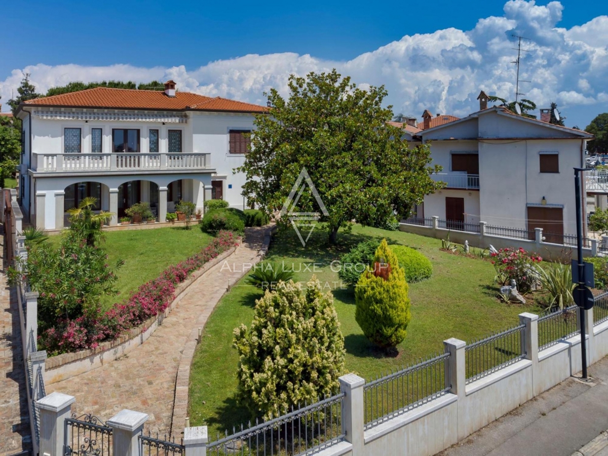 Istria, Umago – Elegante casa con vista mare vicino mare