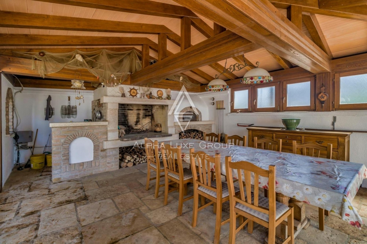 Istria, Umago – Elegante casa con vista mare vicino mare