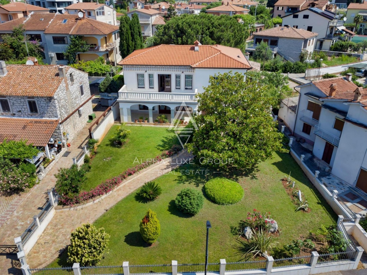 Istria, Umago – Elegante casa con vista mare vicino mare