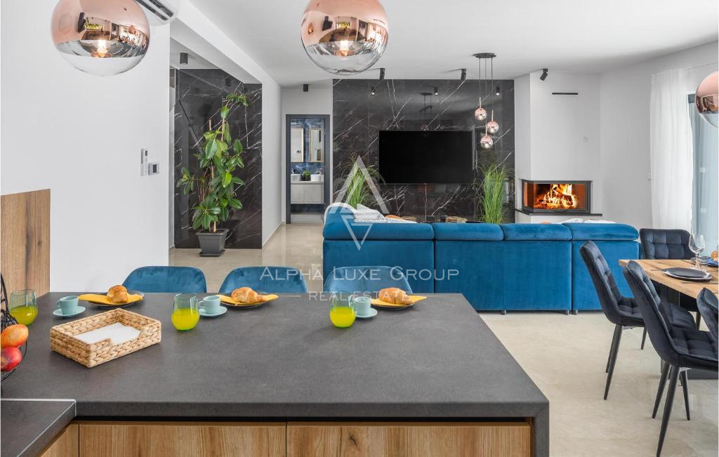 Istria, Rovinj: Villa contemporanea con piscina spa