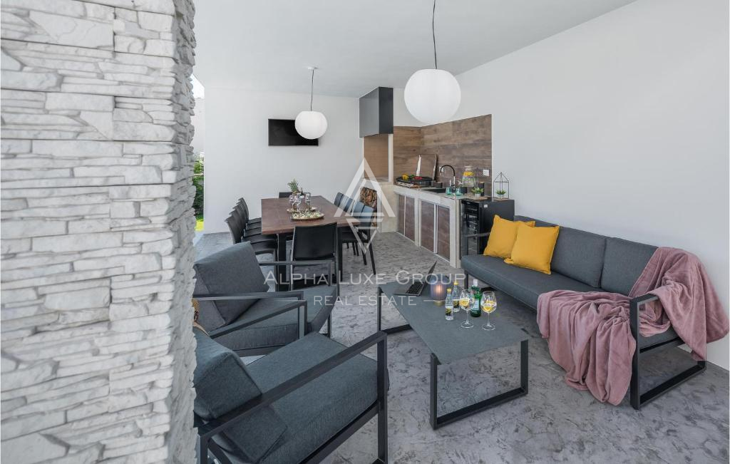 Istria, Rovinj: Villa contemporanea con piscina spa