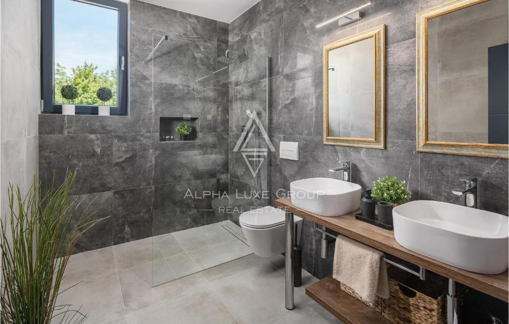 Istria, Rovinj: Villa contemporanea con piscina spa