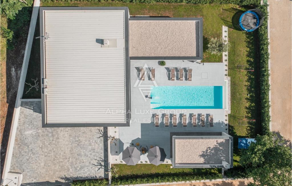 Istria, Rovinj: Villa contemporanea con piscina spa